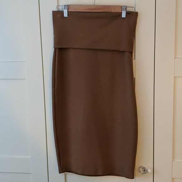 ❄️ 3/$25 Tan Brown Foldover Pencil Skirt